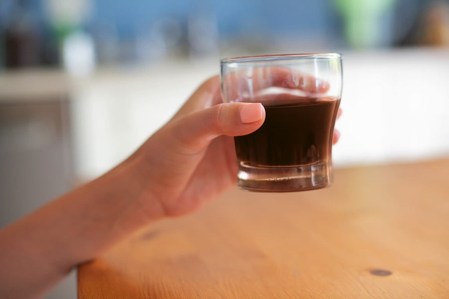 Cómo preparar té Essiac una taza a la vez 